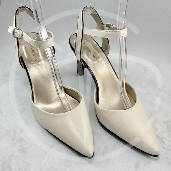 W 9.5M Bandolino Strappy Heels - Picture 6 of 10
